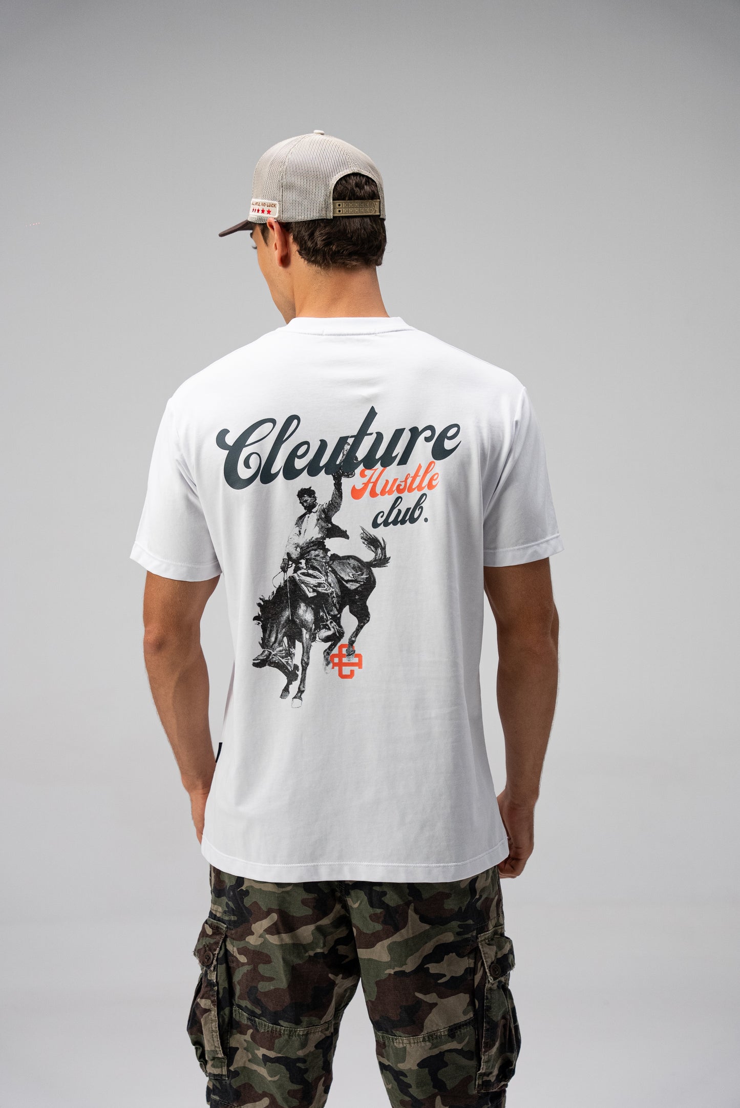 HUSTLE HORSE WHITE T-SHIRT