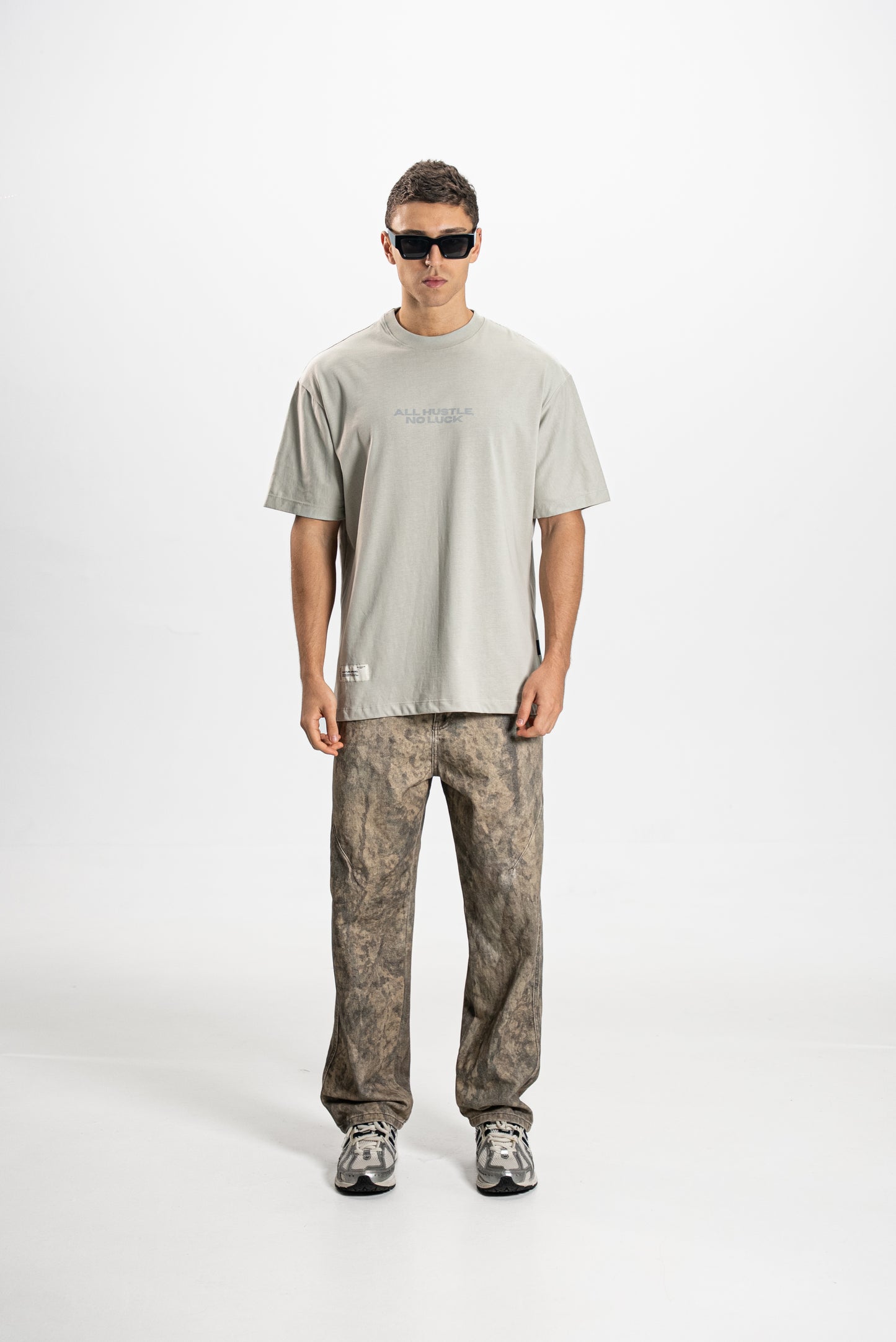 CAMISETA HUSTLE GRIS