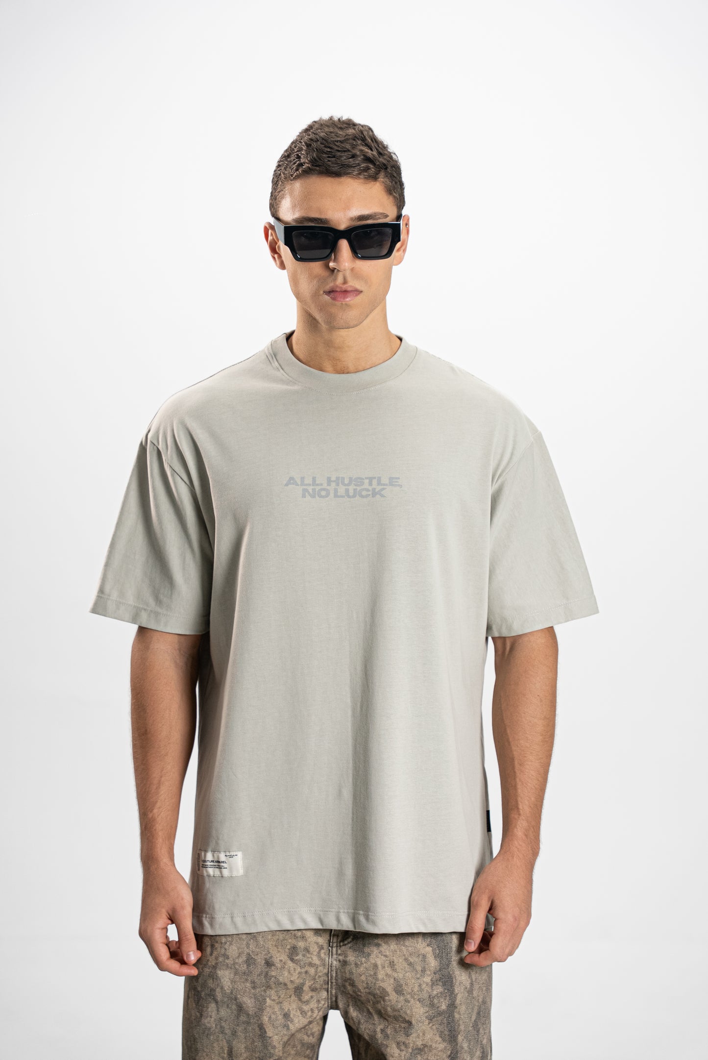 CAMISETA HUSTLE GRIS