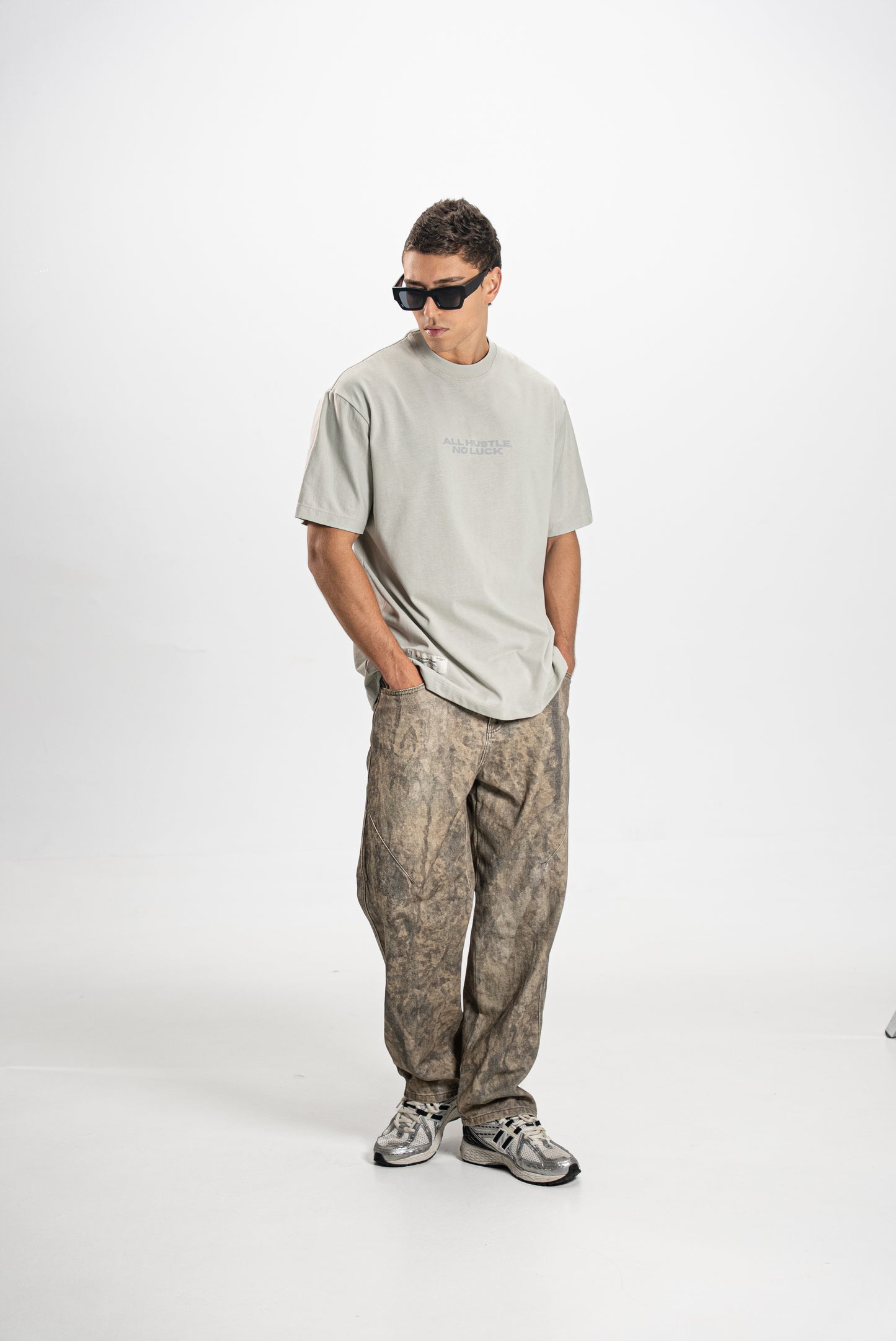 CAMISETA HUSTLE GRIS