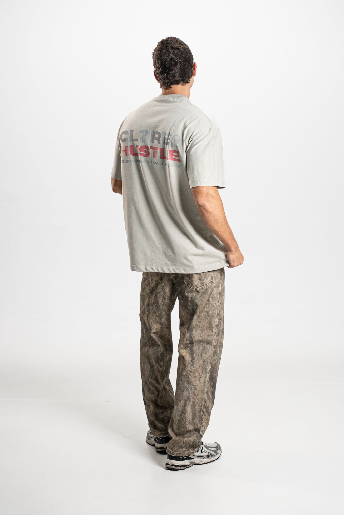 CAMISETA HUSTLE GRIS