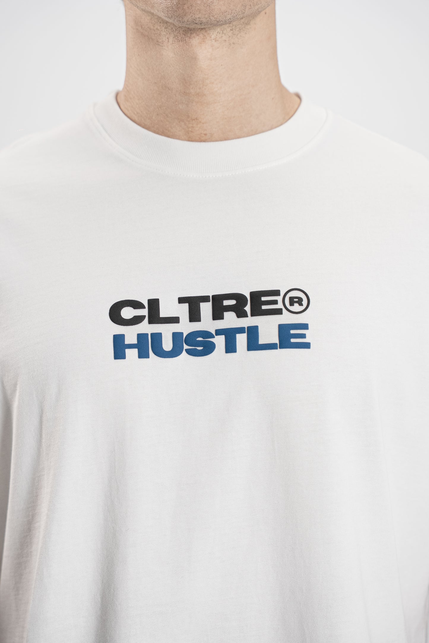 CAMISETA HUSTLE BLANCA