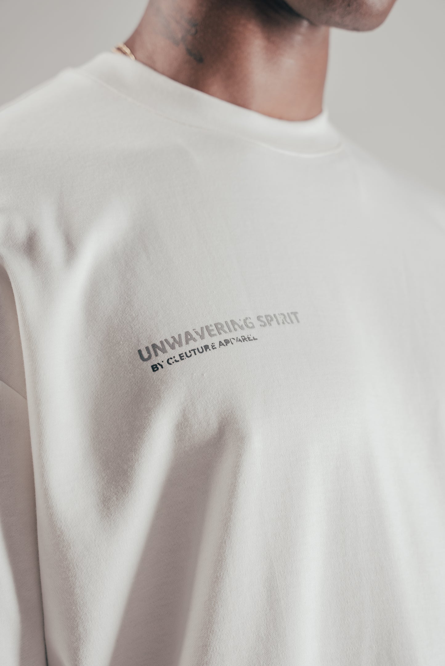 CAMISETA UNWAVERING WHITE