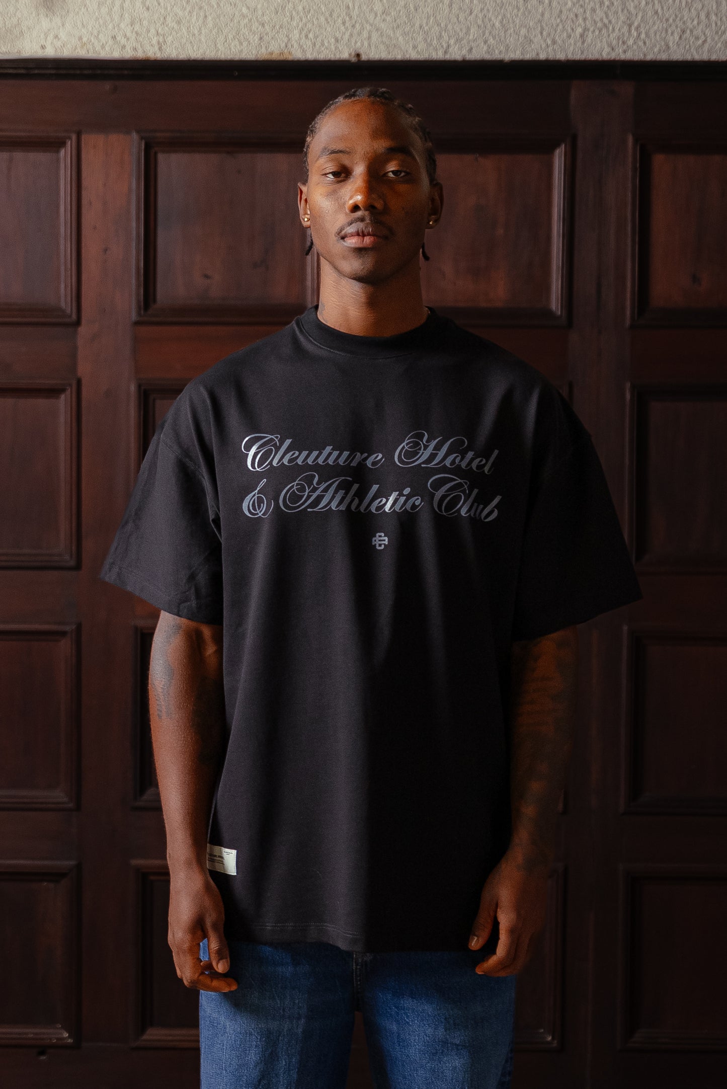CAMISETA HOTEL Y ATHLETIC CLUB NEGRA