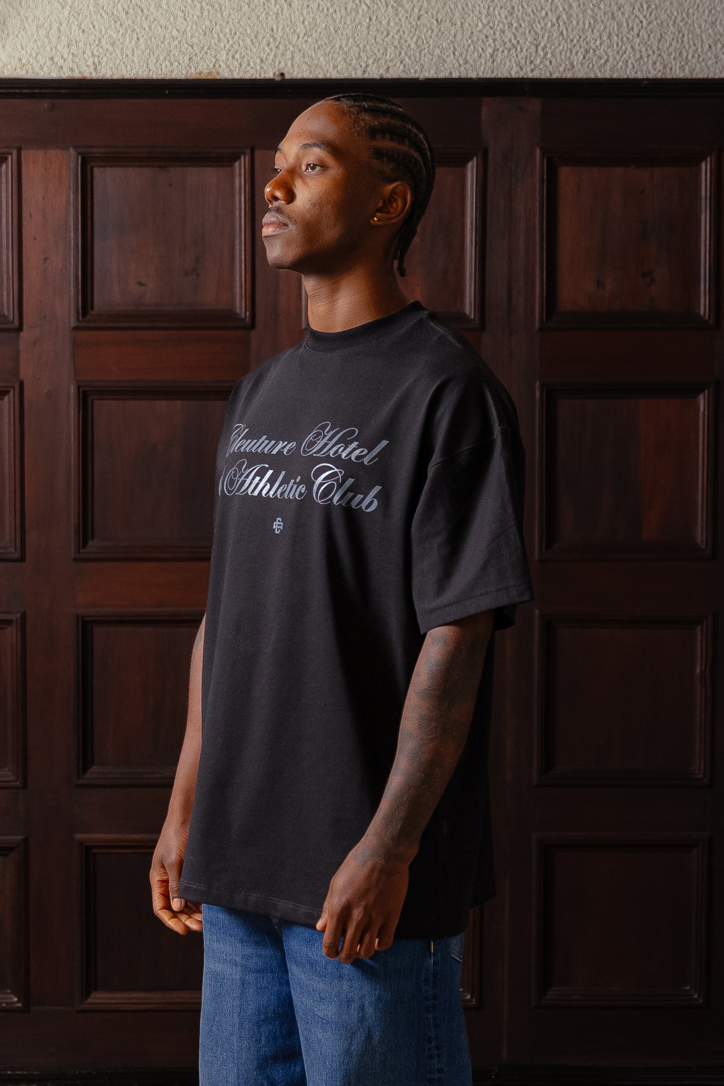 CAMISETA HOTEL Y ATHLETIC CLUB NEGRA